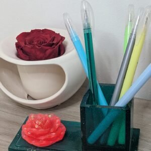 Pot à crayons fleur de résine