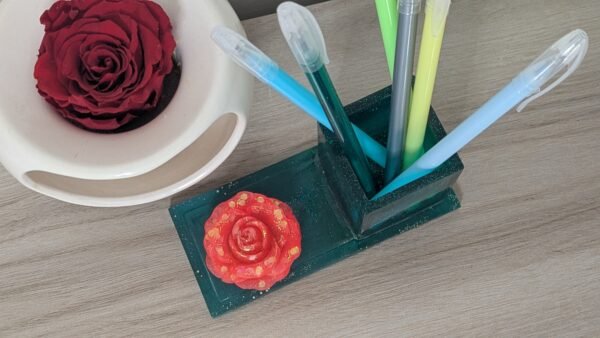Pot à crayons fleur de résine – Image 7