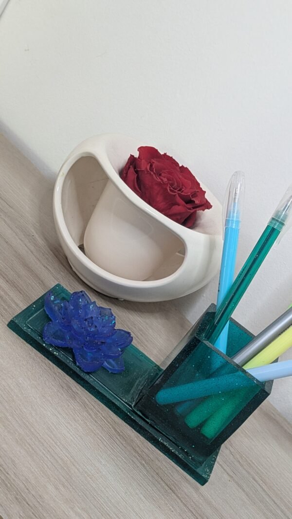 Pot à crayons fleur de résine – Image 8