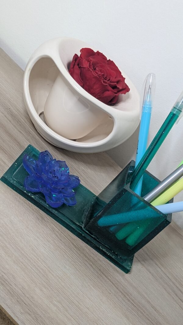 Pot à crayons fleur de résine – Image 6